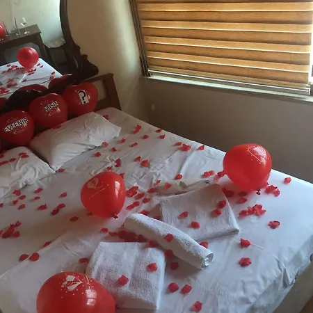 בית הארחה Halikarnas Ada Butik Otel *
